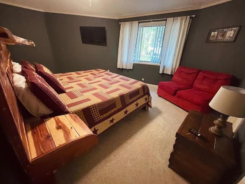 גטלינבורג Cabin With Treehouse Views, 3 King Beds, 4 Bunks, And Large Hot Tub! מראה חיצוני תמונה