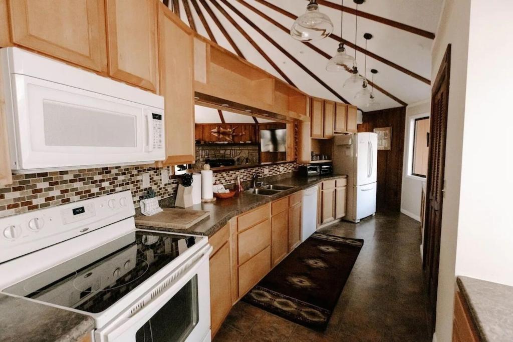 גטלינבורג Cabin With Treehouse Views, 3 King Beds, 4 Bunks, And Large Hot Tub! מראה חיצוני תמונה