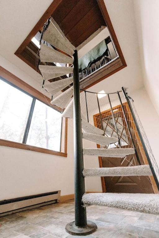 גטלינבורג Cabin With Treehouse Views, 3 King Beds, 4 Bunks, And Large Hot Tub! מראה חיצוני תמונה