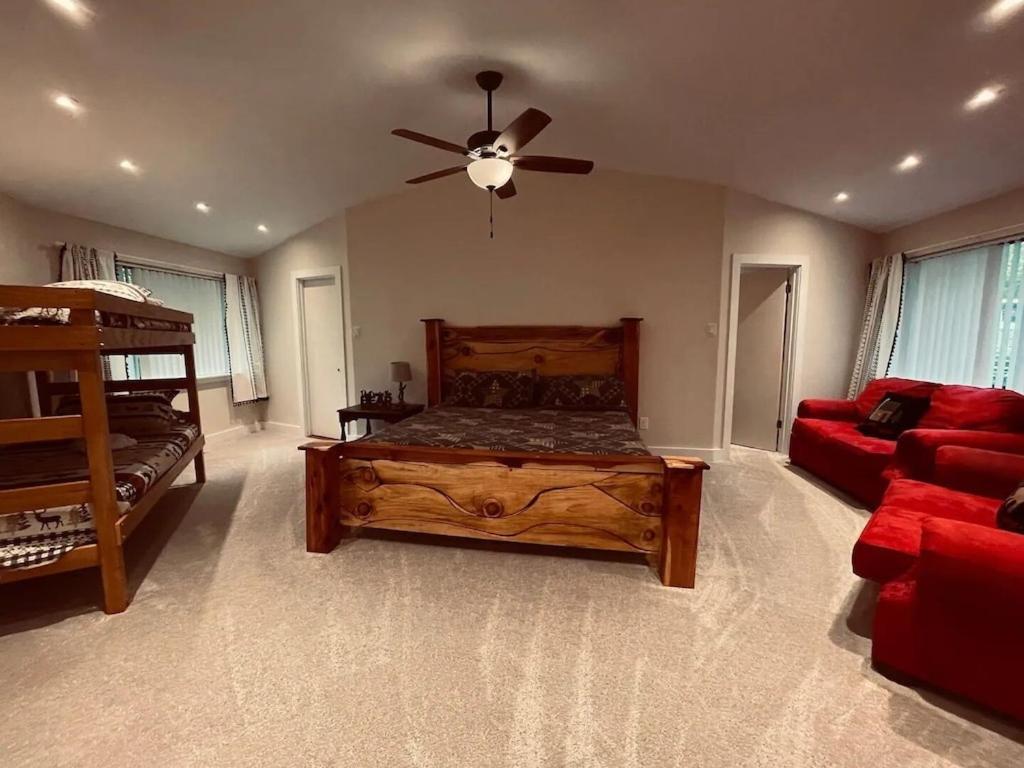 גטלינבורג Cabin With Treehouse Views, 3 King Beds, 4 Bunks, And Large Hot Tub! מראה חיצוני תמונה